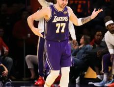 PG电子-东契奇在快船比赛中赛况扑朔迷离，逆转引发热议！的简单介绍