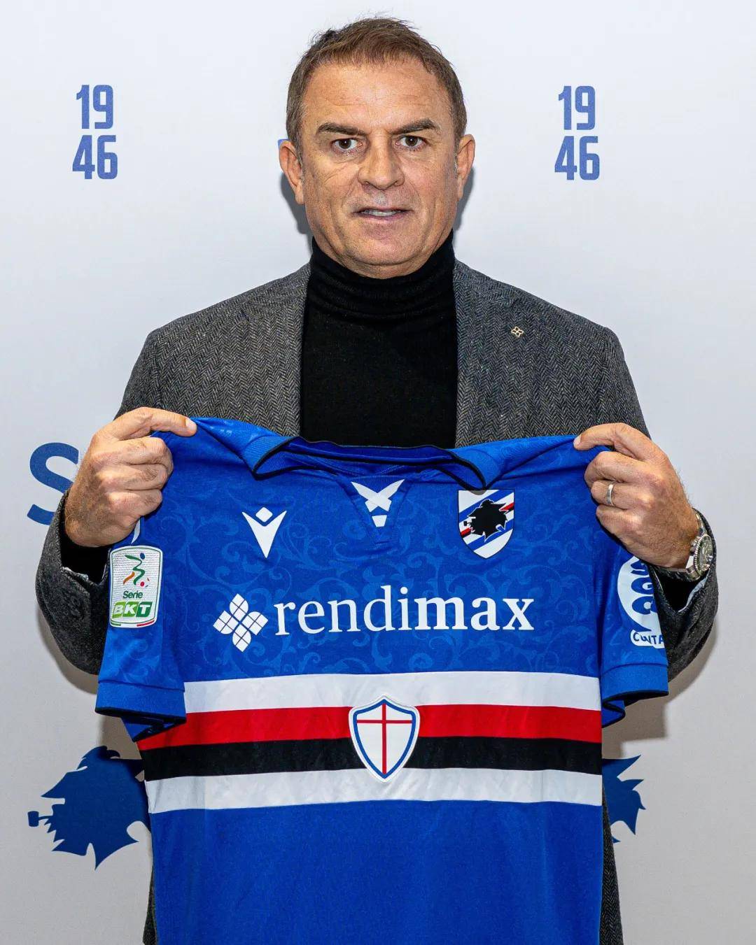 PG模拟器-法兰克福训练开放日,国际比赛日止住颓势引欢呼,意大利杯在即,高层口径保持一致(意大利佛罗伦萨运动场大看台)