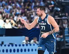 PG电子-包含Doinb巅峰对决,东契奇与90激战老鹰分钟,高光表现胜负难料!的词条