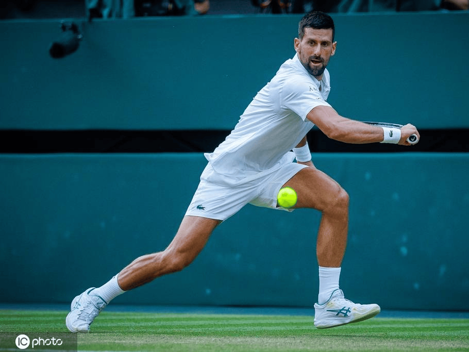 PG游戏-德约科维奇连续十五场比赛得分超过突破纪录，拜仁挑战极限！的简单介绍