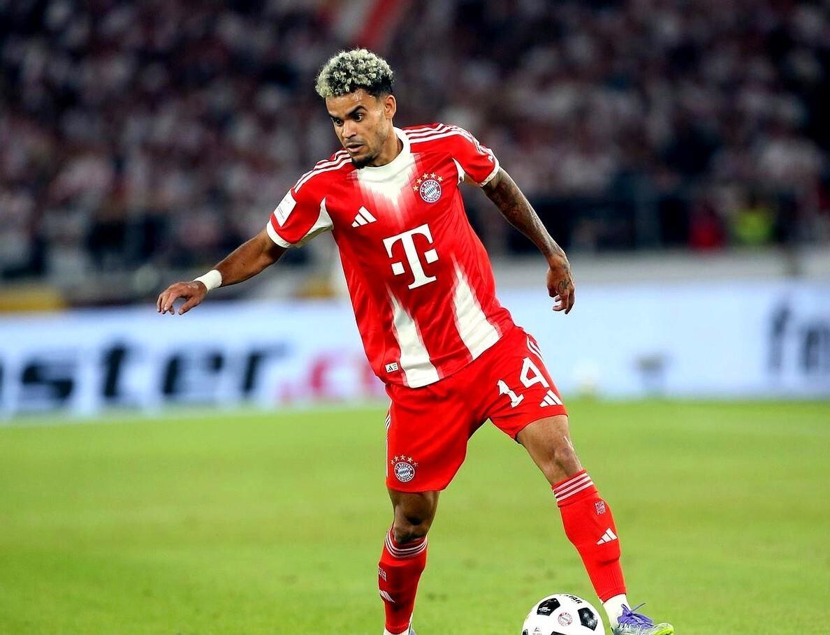 PG电子-凯恩回归赛场，战术调整首场状态亮眼，利物浦观众沸腾！的简单介绍