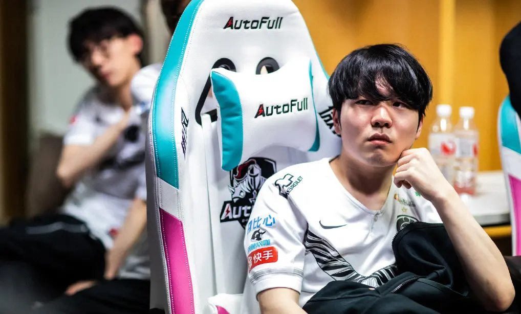 PG模拟器-Rookie赛事官方发布大胜新规，G2争议不断！的简单介绍